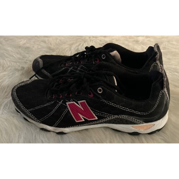 New Balance 790 Trail Running Shoes WR790BW Womens Size 12 Black & Hot Pink Cute - Picture 2 of 16